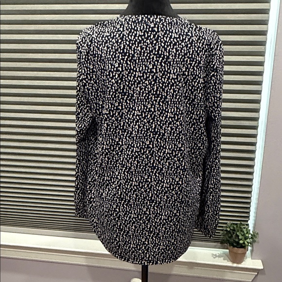 Ann Taylor Factory Navy and Pink Patterned Blouse - Picture 2 of 8